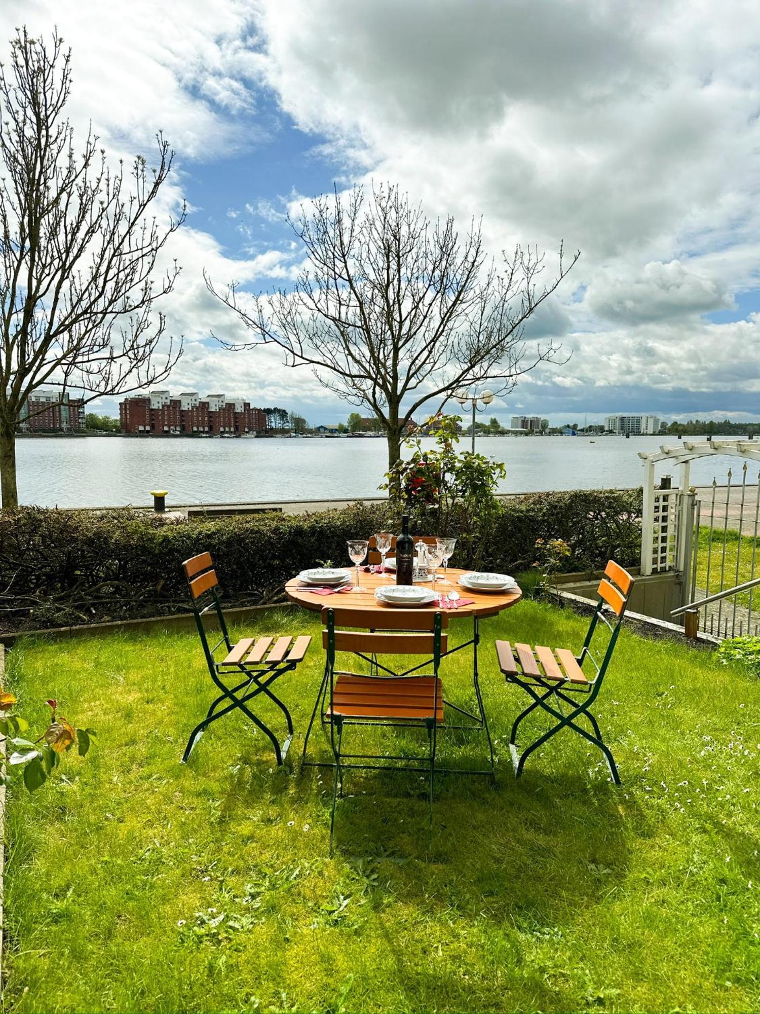 Ferienwohnung Havenblick 빌헬름스하펜 외부 사진